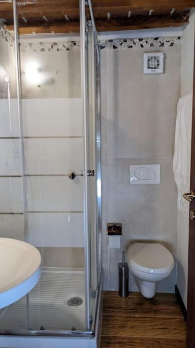 Casa Armonia Apartment ลีวอร์โน ภายนอก รูปภาพ